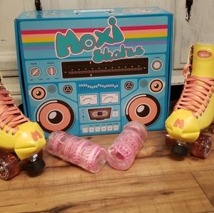 Moxi Beach Bunny Size 6 Strawberry Lemonade